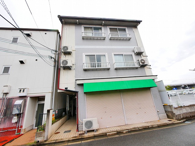 クオーレ三条大路の外観