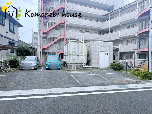 センチュリー東大宮第二の駐車場|26.9.3撮影