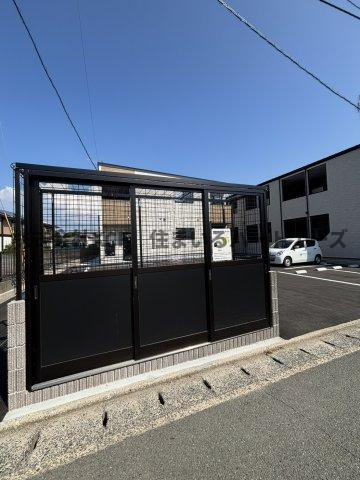 Brave Base江戸屋敷のその他共用部分|車をお持ちの方に嬉しい駐車場付きの物件です
