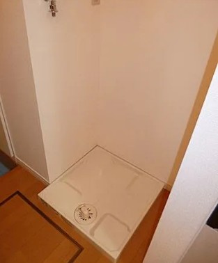 【設備】 | メゾン ド フルール | 室内洗濯機置き場。