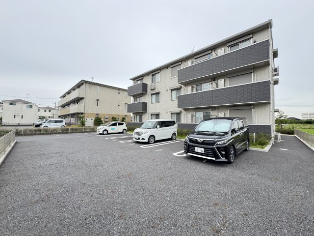 プレミール　Cの駐車場