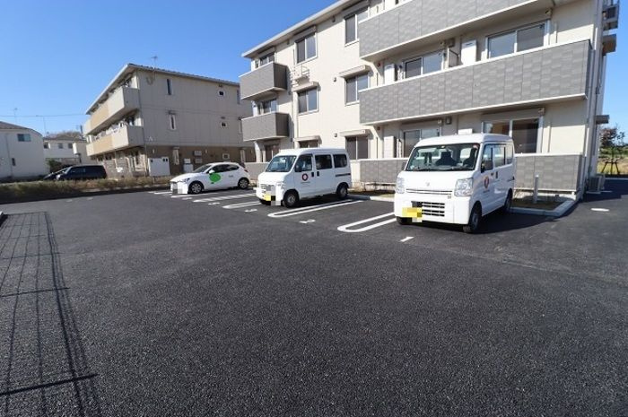 プレミール　Cの駐車場