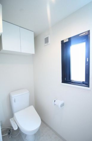 ラフィネ森下のトイレ|落ち着いた色調のトイレです