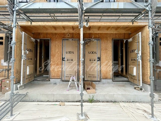 茅ヶ崎市本村２丁目のアパートのエントランス