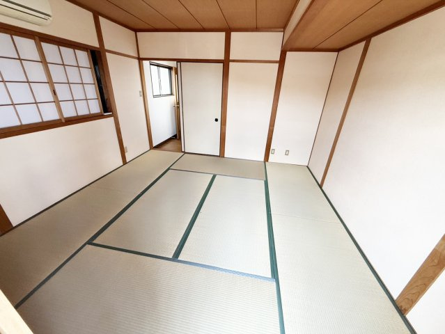 茨木市南春日丘5丁目戸建の和室|2階和室です。（2026年8月現在）