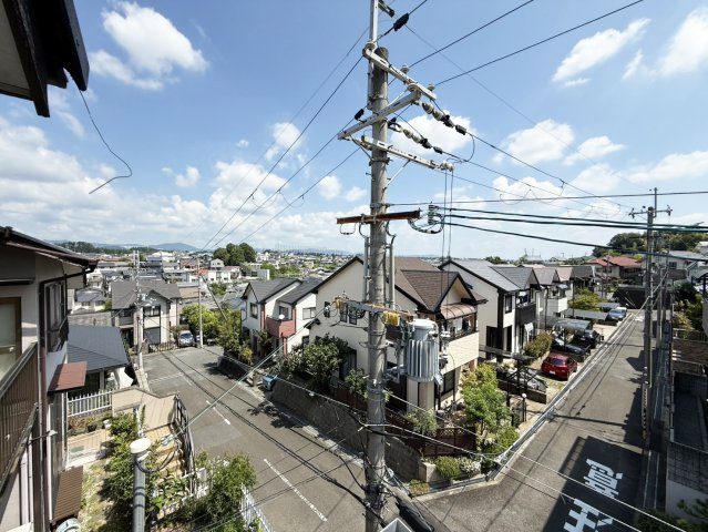 茨木市南春日丘5丁目戸建の展望|2階ベランダからの北東側の眺望です。（2026年8月現在）