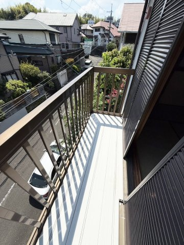 茨木市南春日丘5丁目戸建のバルコニー|2階ベランダです。（2026年8月現在）