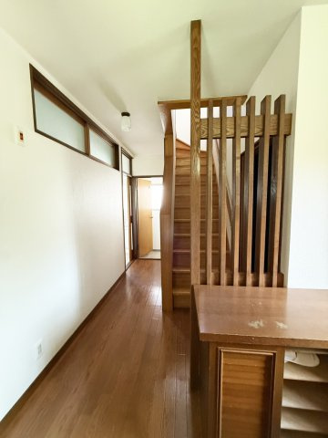 茨木市南春日丘5丁目戸建の玄関|玄関スペースです。（2026年8月現在）