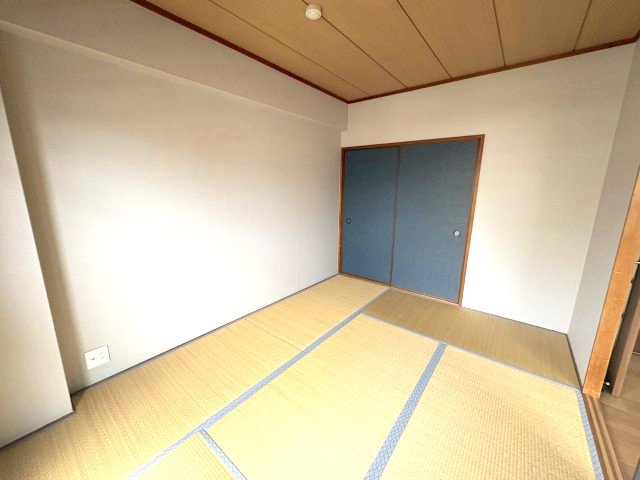 ファミリーハイツ徳井の和室