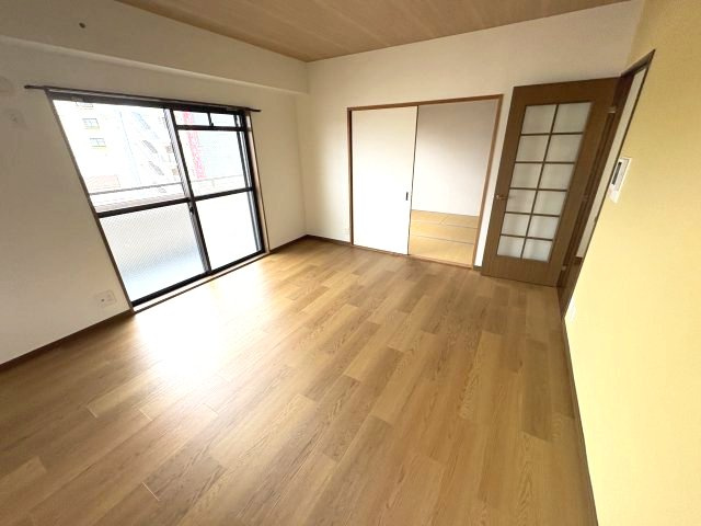 ファミリーハイツ徳井の居間・リビング