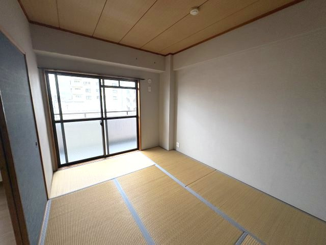 ファミリーハイツ徳井の和室