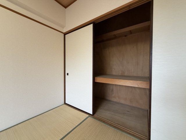 長居パークロードビルの収納