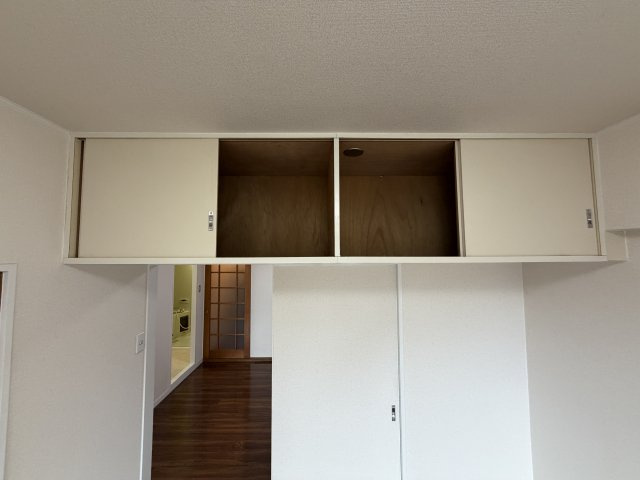 長居パークロードビルの玄関