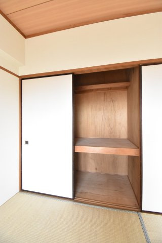 長居パークロードビルの収納
