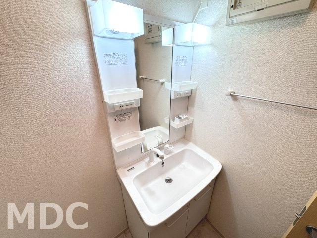 徳島市津田本町３丁目のアパートの洗面所