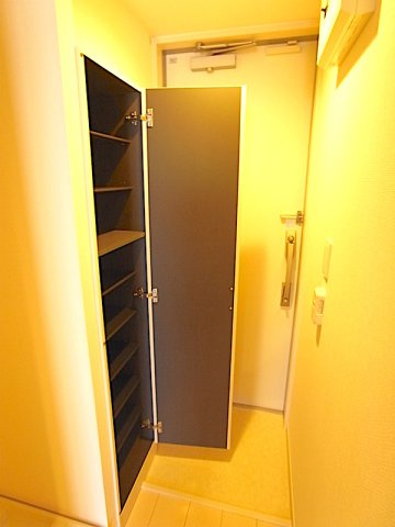 板橋区赤塚６丁目の賃貸マンションの玄関