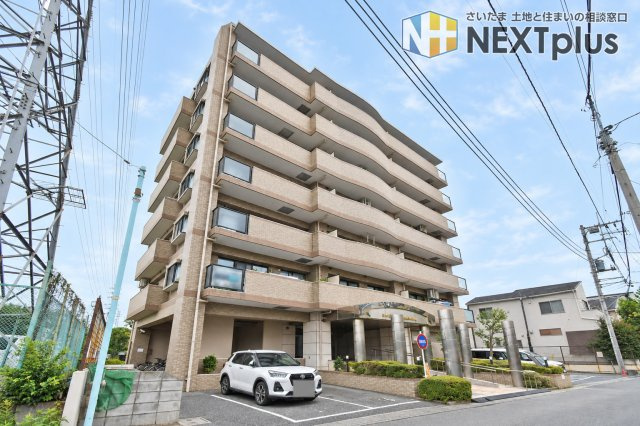 ライオンズマンション大宮日進町の外観|◆JR川越線『日進』駅徒歩12分◆オートロック付き・新耐震基準マンション◆南向きで陽当たり良好＋エアコン1台設置＋照明器具設置ですぐに快適な生活をスタートできます。