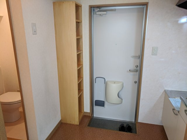 コーポハイブリッジの玄関