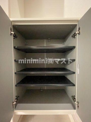 GRANDIR岸里の収納