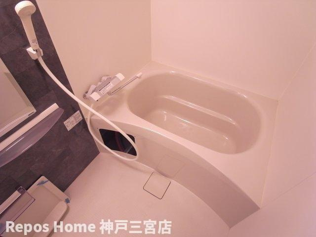 セレニテ神戸元町クレアの浴室