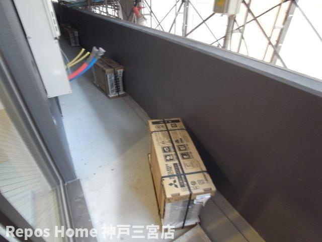 セレニテ神戸元町クレアのバルコニー