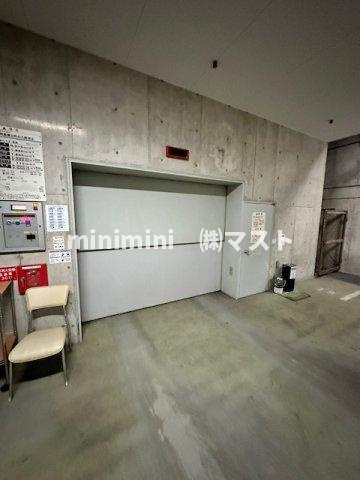 松屋タワーの駐車場