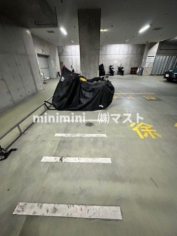 松屋タワーの駐車場