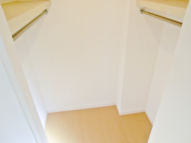Ｄ－ｒｏｏｍエクウスの収納|収納力のあるウォークインクローゼットです