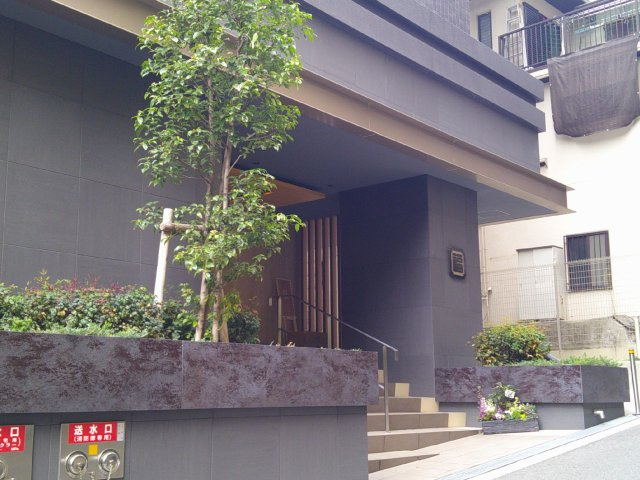 大阪市中央区松屋町の賃貸マンションのエントランス