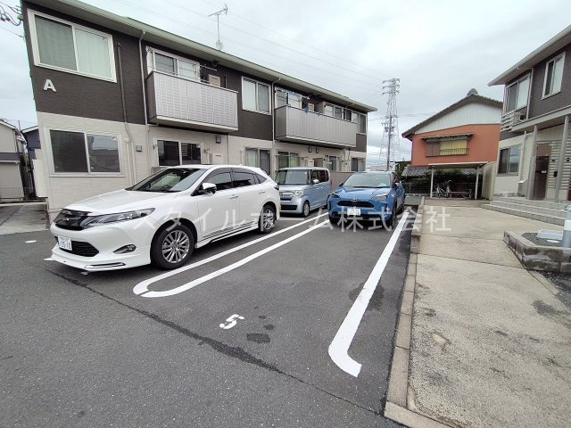 オアシス東豊Ａの駐車場