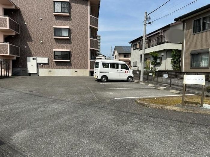 パストラルハイツの駐車場