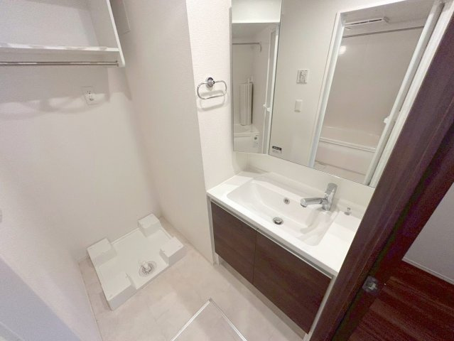 アドモアコート三津屋中の洗面所