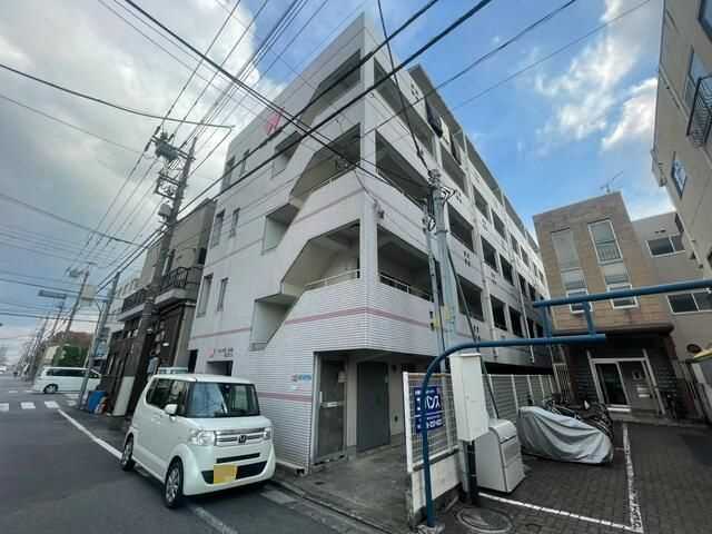 Ｒ　ＦＩＥＬＤＳ　ＫＡＷＡＧＵＣＨＩの外観