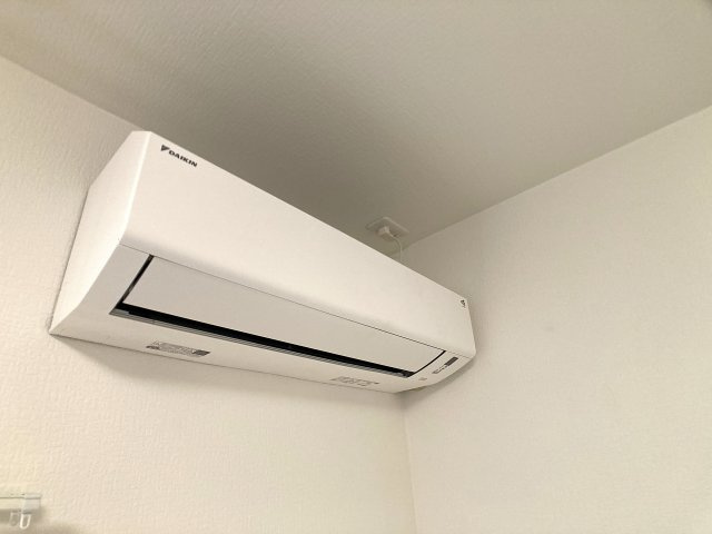 ビーコート下三条の設備|洋室にエアコン付いてます