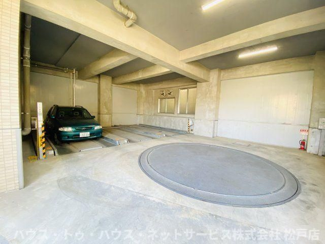 カミュー松戸北小金の駐車場