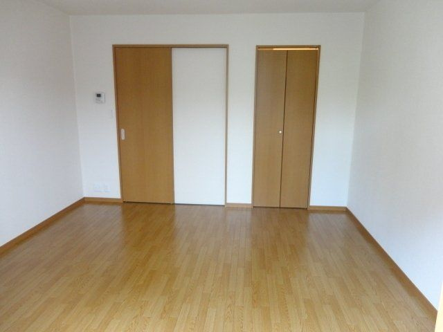 フラッツア烏山の居間・リビング