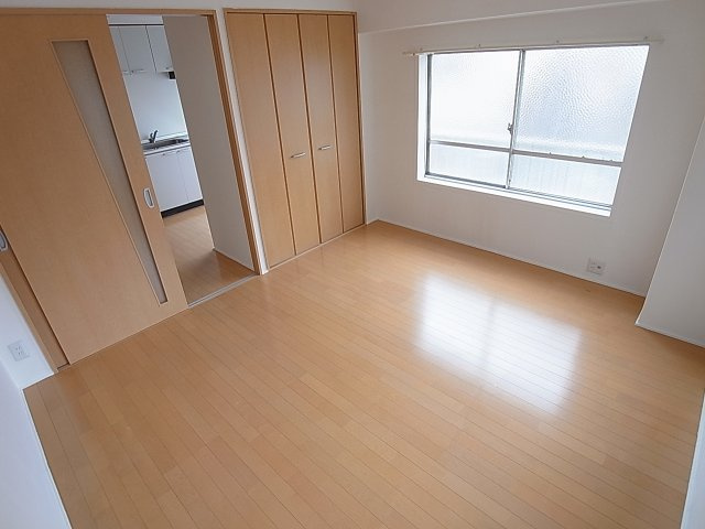 ラムール長田の内装|綺麗なフローリングに生まれ変わりました