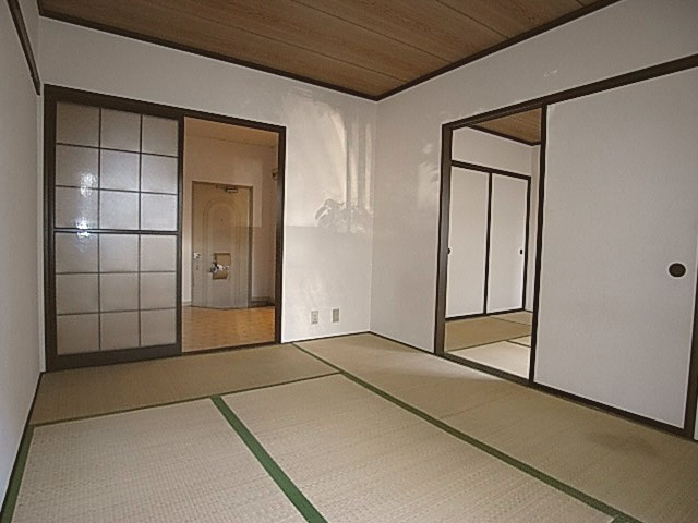 寝屋川市宝町のハイツの洋室