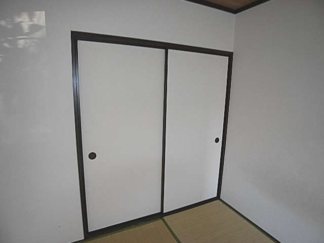 寝屋川市宝町のハイツの収納