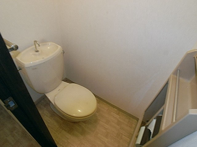 寝屋川市宝町のハイツのトイレ
