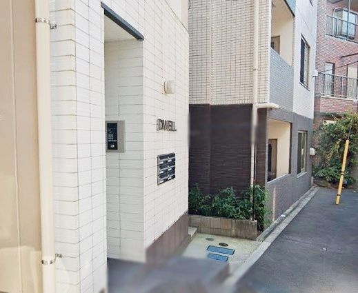 DWELLのエントランス