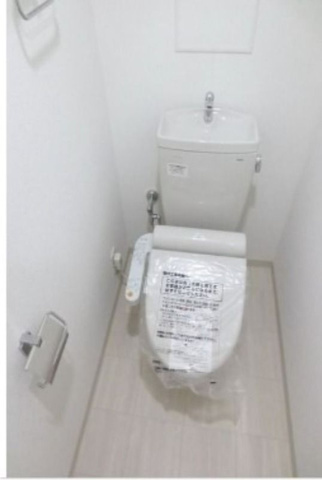 市川市南八幡４丁目の賃貸マンションのトイレ