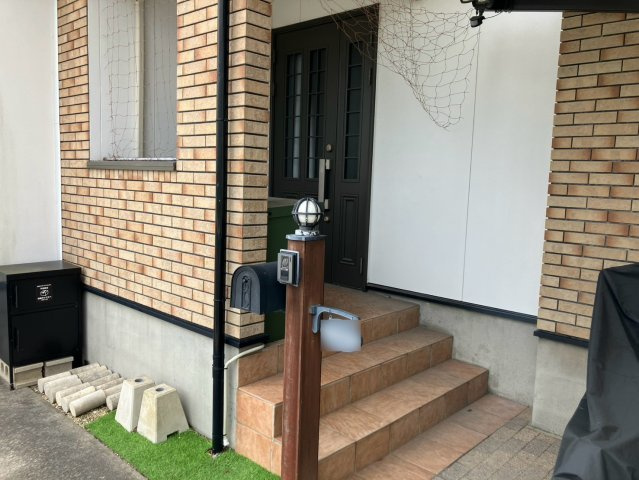中古戸建　稲沢市平和町丸渕上　平成14年築の玄関
