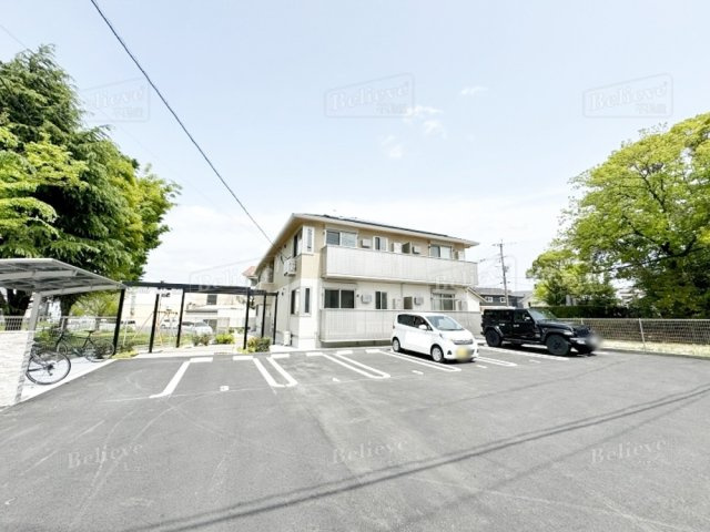 Quattro Soldi 花畑の駐車場|駐車スペースもあります☆