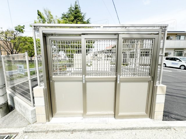 Quattro Soldi 花畑のその他共用部分|便利な敷地内ゴミ置き場もあります♪