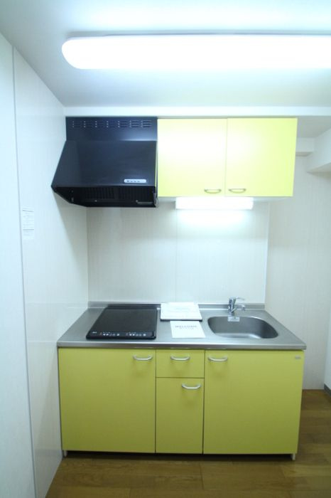 アルバ南柏のキッチン|コンパクトなキッチンで掃除もラクラク