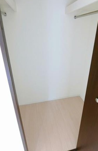 横浜市磯子区森５丁目のアパートの収納
