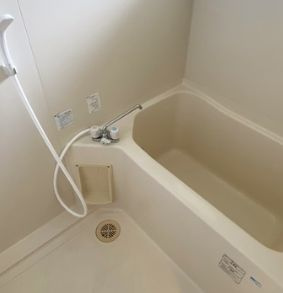 小平ビルの浴室|ゆったり過ごせるお風呂です