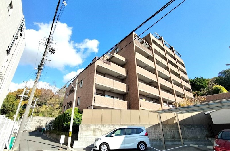エステムコート吹田片山公園フローラの外観