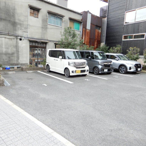 ロリオン　放出小学校区の駐車場|ロリオン